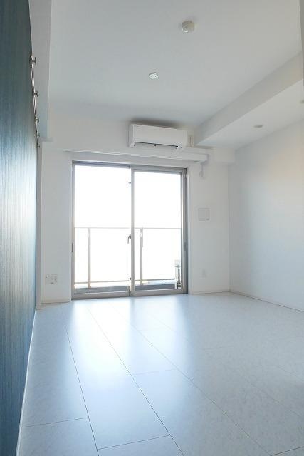 居室・リビング　☆明るい洋室☆