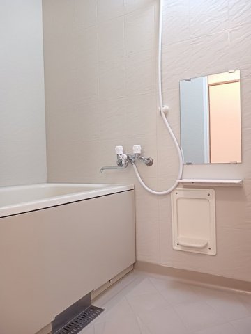 バス・シャワールーム　お風呂で日々の疲れを落としましょう