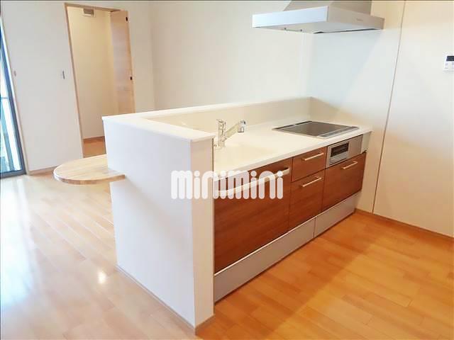 キッチン　人気の対面式システムキッチンです。