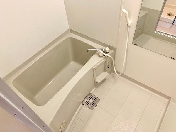 バス・シャワールーム　バスルーム