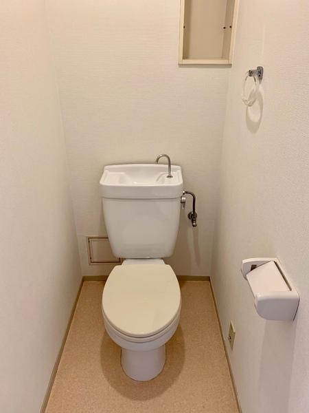 トイレ　お手洗いもゆったりしてます