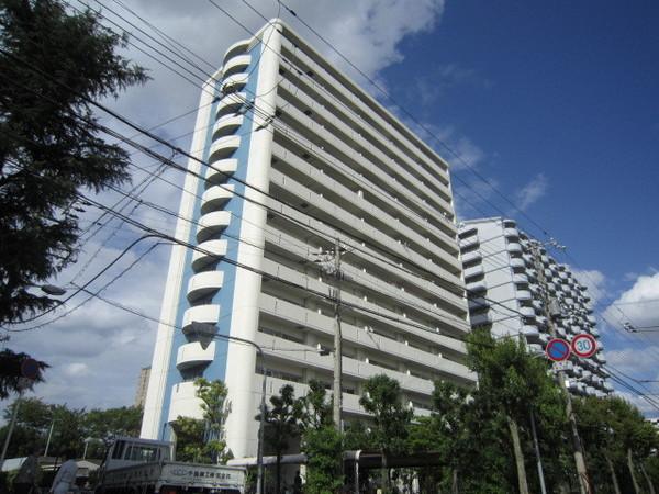 建物外観　がっちりとしたマンション