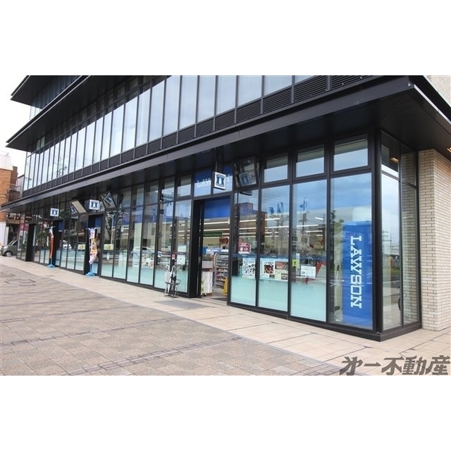 コンビニ　ローソンひばり草薙駅南口店（コンビニ）まで200m