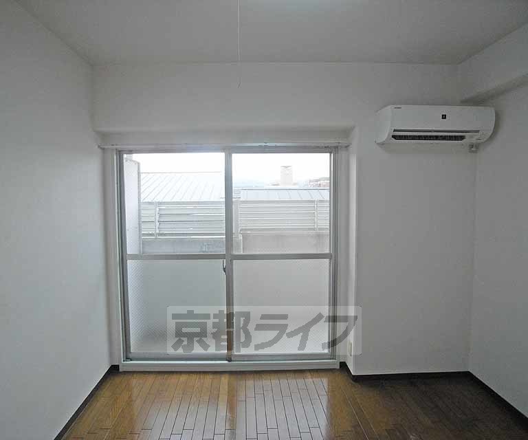 居室・リビング　綺麗なお部屋です。