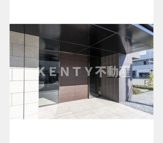 エントランス　落ち着いたエントランスです