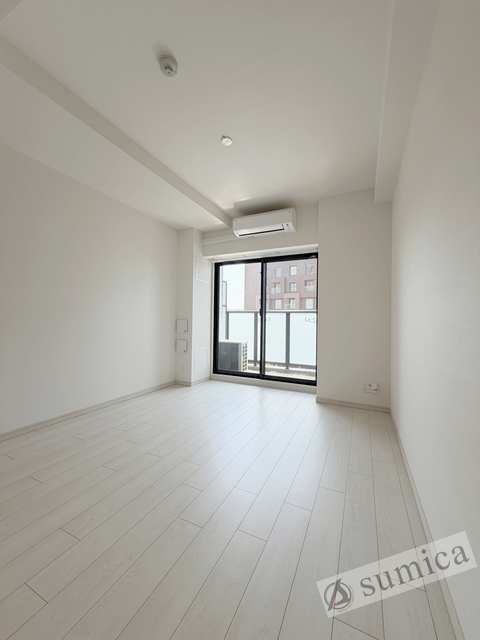 バルコニー　ワンちゃん猫ちゃんも嬉しい明るいお部屋です