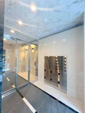 ロビー　メールボックス・宅配ボックス完備