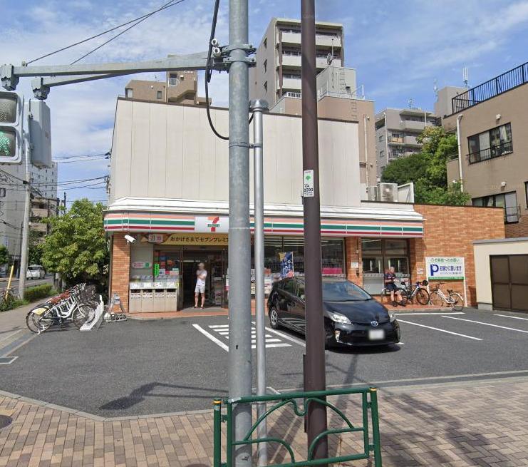 コンビニ　セブンイレブン（コンビニ）まで200m
