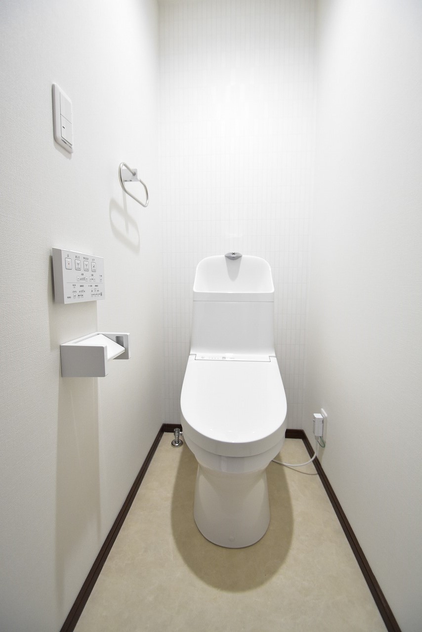 トイレ　お問合せはシティホーム海田センター　082-821-2227