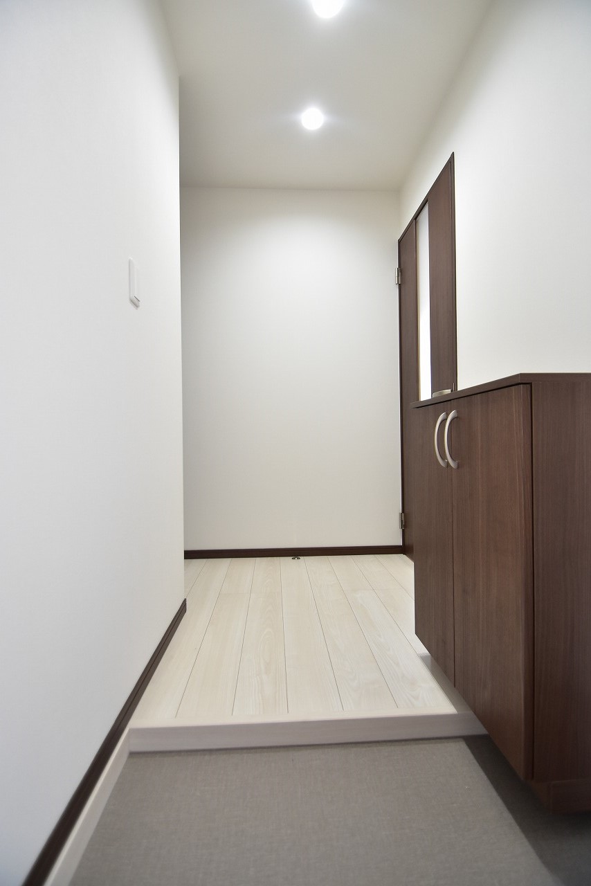 玄関　お問合せはシティホーム海田センター　082-821-2227