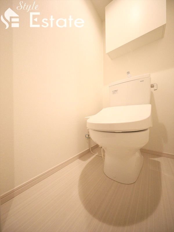 トイレ　温水洗浄便座付シャワートイレ