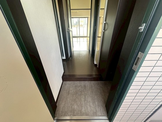 玄関　※別部屋の写真です