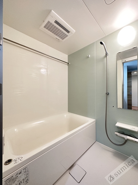 バス・シャワールーム　浴室乾燥・追い炊き付き♪