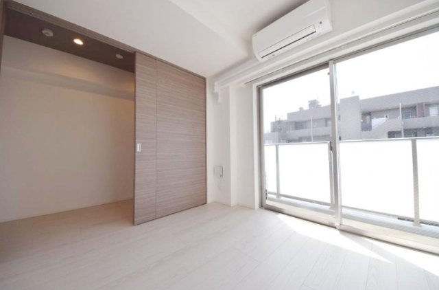 コンビニ　ファミリーマート墨田菊川駅前店（コンビニ）まで350m