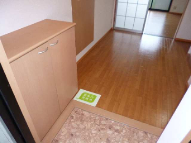 玄関　同タイプ別室の参考写真です