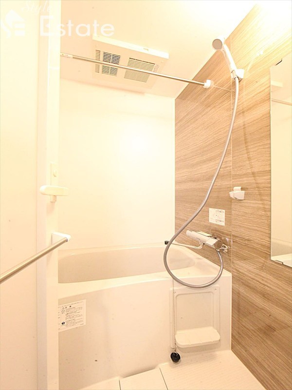 バス・シャワールーム　バスルーム