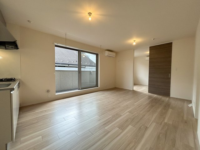 居室・リビング　※同建物別号室参考写真