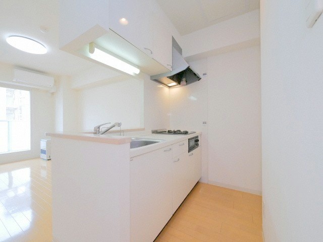 キッチン　対面式のシステムキッチンです♪