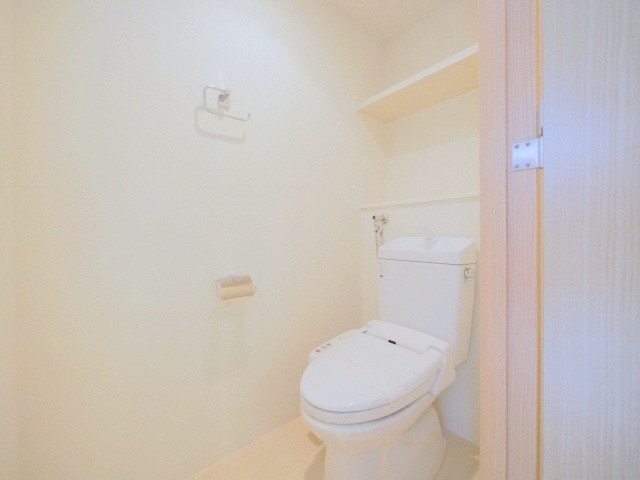 トイレ　ウォシュレット付きです♪