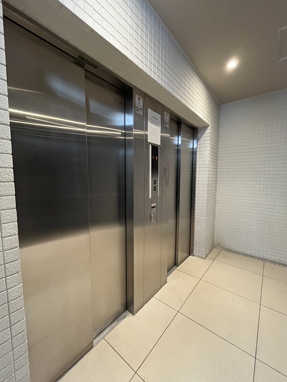 その他共有部分　エレベーター二基♪