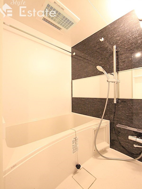 バス・シャワールーム　バスルーム