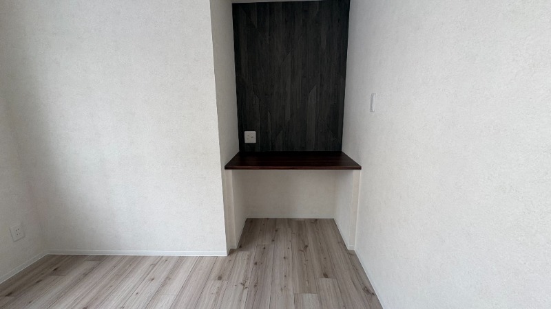 その他部屋・スペース　洋室に机あり