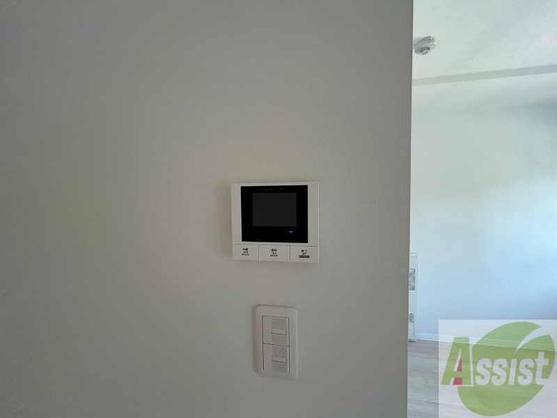 セキュリティ　モニタ付インターホンです。セキュリティ面も安心ですね！