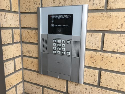 ロビー　オートロック
