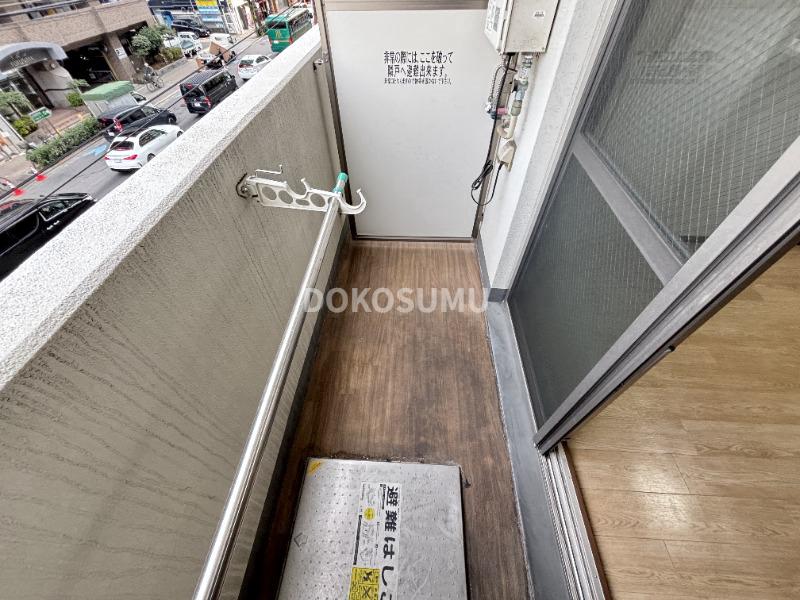 バルコニー　心地よい風と光を感じる、暮らしの楽しみが広がる場所。