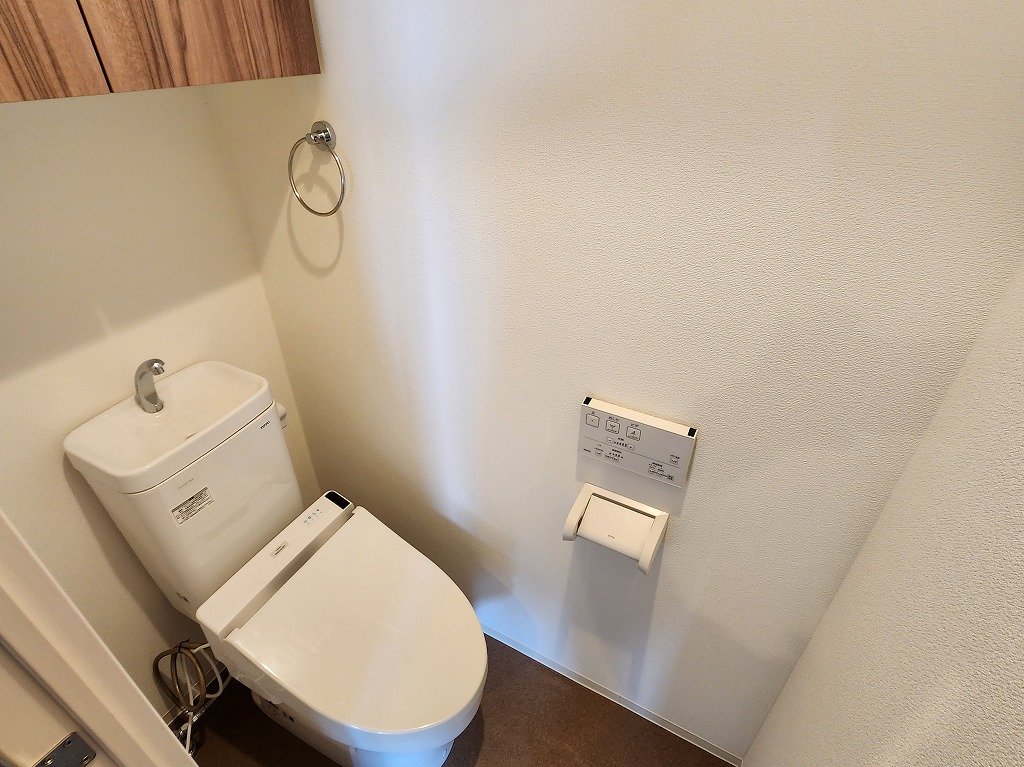 トイレ　癖になるウォシュレット完備