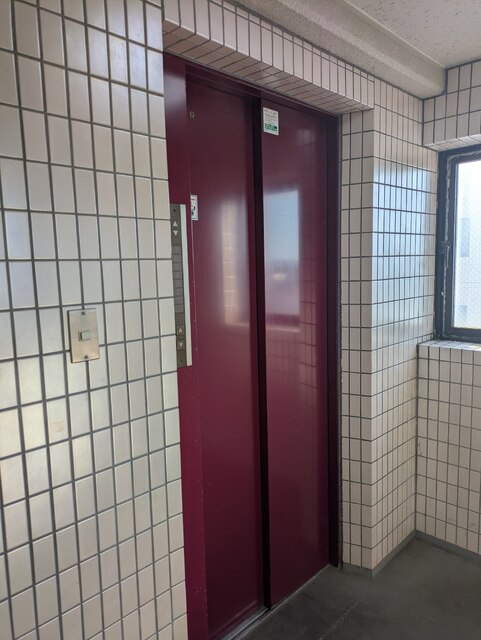エントランス　エレベーター完備