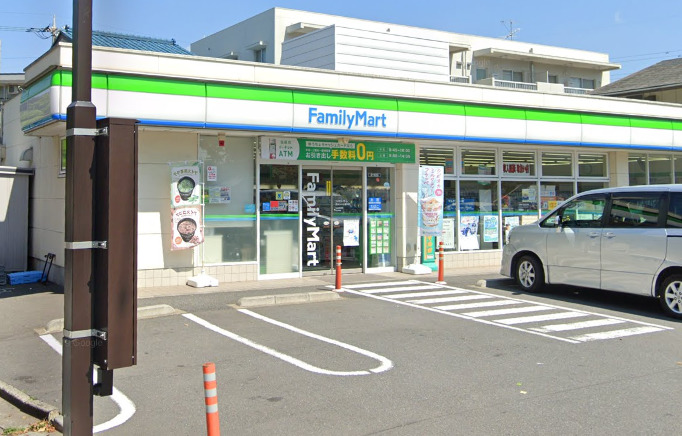 コンビニ　ファミリーマート 所沢けやき通り店（コンビニ）まで140m