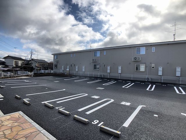 駐車場　車をお持ちの方に嬉しい駐車場付きの物件です