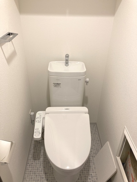 トイレ　※写真は同タイプ住戸です。