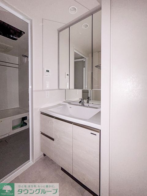 洗面設備　※写真は同タイプ住戸です。