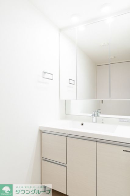 洗面設備　※写真は同タイプ住戸です。