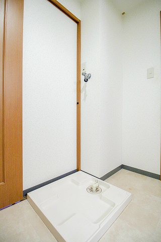 その他設備　洗面所内の洗濯機置場