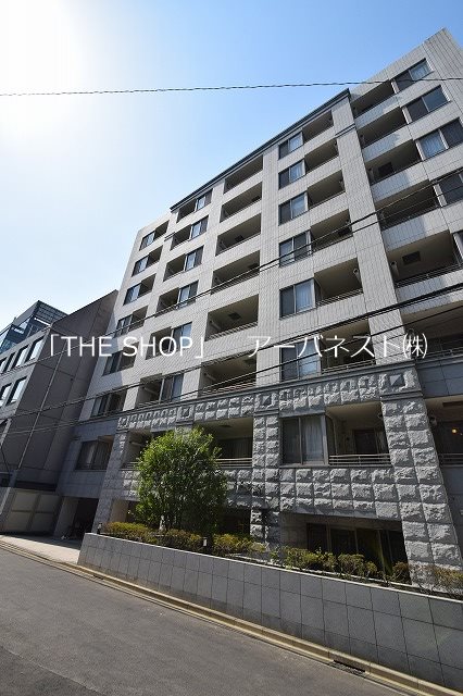 建物外観　白を基調とした清潔感のある外観です。