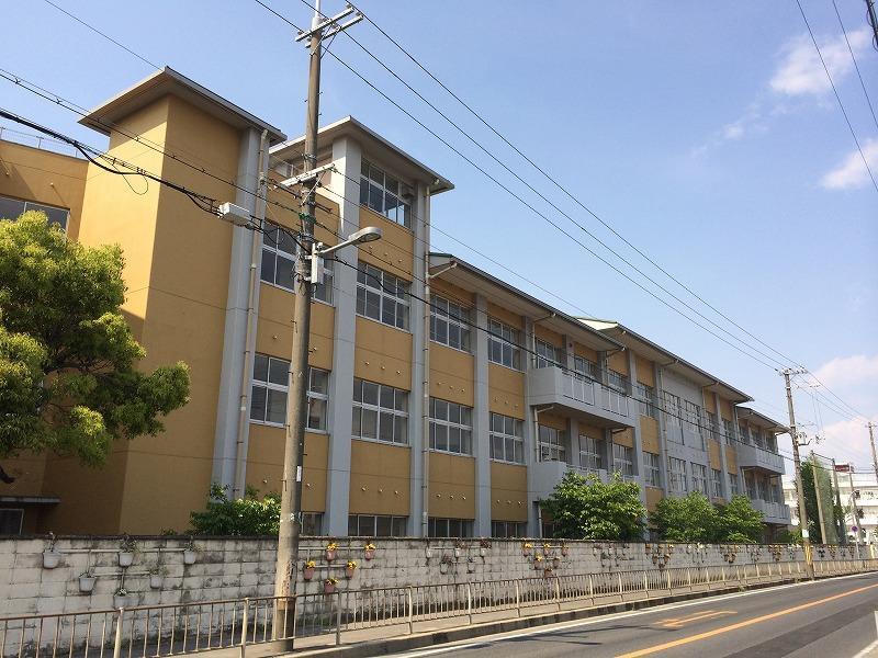 小学校　貝塚市立南小学校（小学校）まで620m