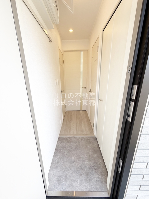 玄関　玄関には靴箱もあるのですっきりおさまりそうですね☆