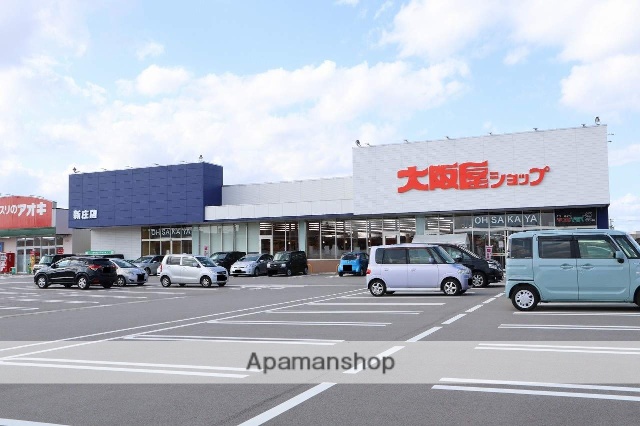 コンビニ　セブンイレブン（コンビニ）まで218m