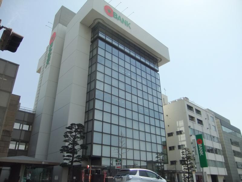 銀行　トマト銀行本店（銀行）まで126m