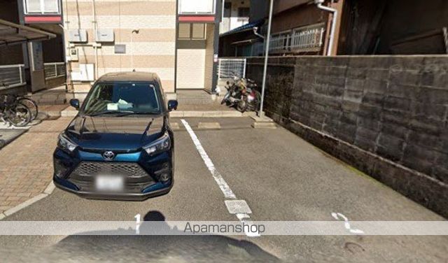 駐車場　駐車場