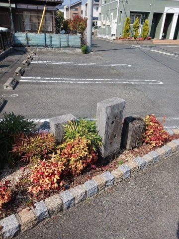 駐車場　車をお持ちの方に嬉しい駐車場付きの物件です