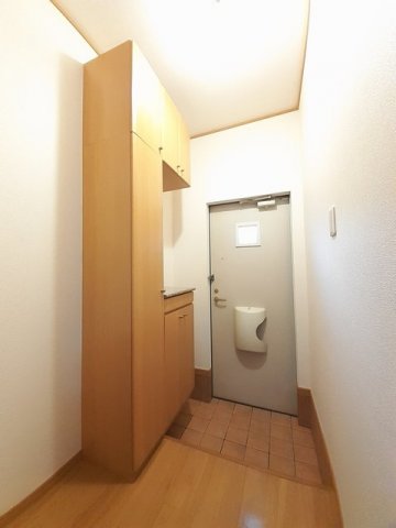 玄関　収納もある玄関です