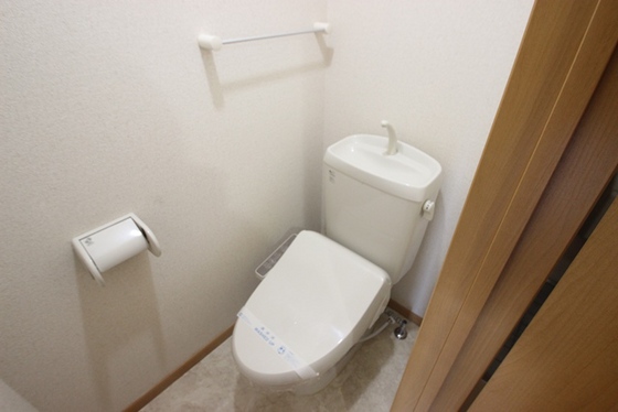 トイレ　※別部屋の写真です