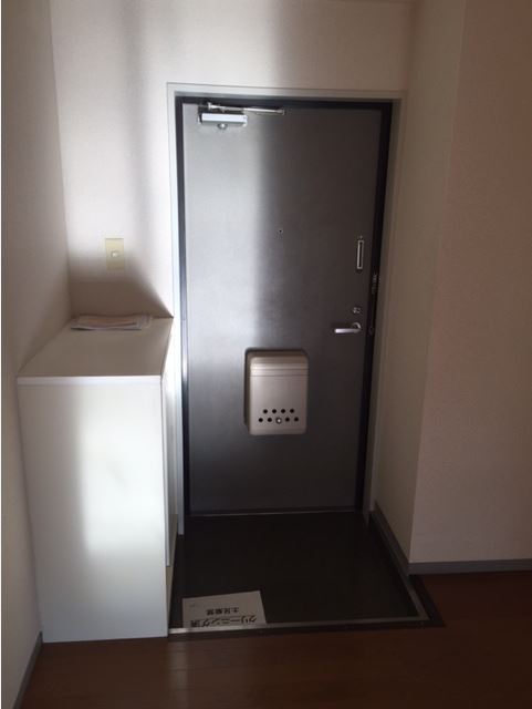 玄関　別部屋の写真です