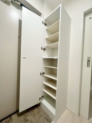 収納　※同施工会社同仕様参考写真※