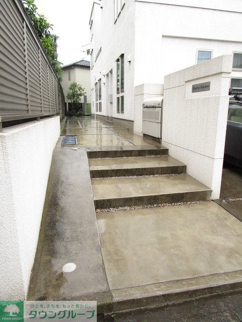 エントランス　★お問い合わせはタウンハウジングまで★