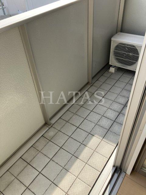 バルコニー　同物件別部屋です（間取り反転）
